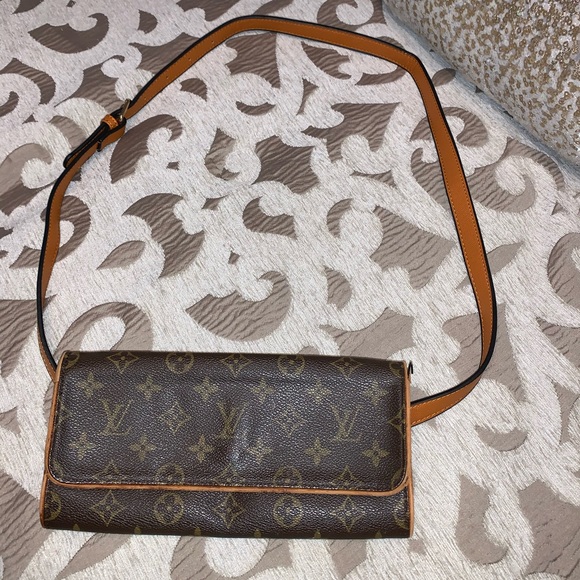 Authentic Louis Vuitton bag - Picture 4 of 7